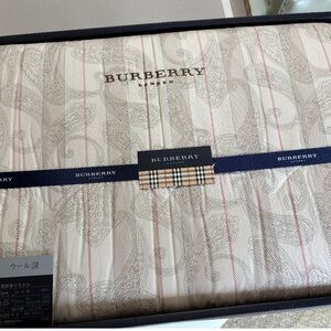 BURBERRY NIB Blanket